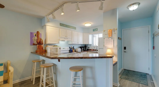 Апартаменты Oceanfront Carolina Beach Condo w/ Pool & Views!