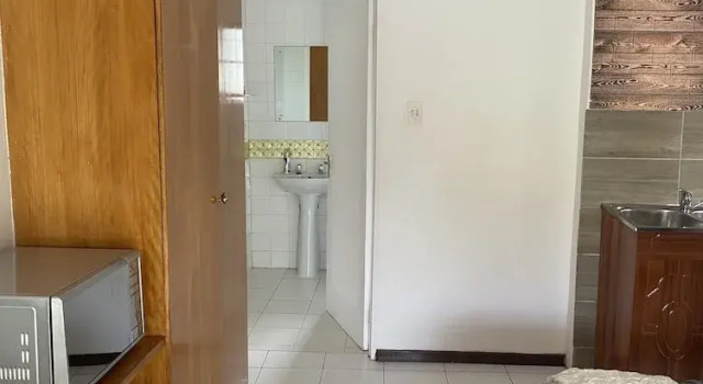 Люкс Comfort Comrades Oasis Guest House