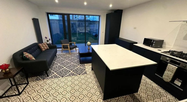 Immaculate 4-bed House Near City Airport, Boek Vakantiehuis Vakantiehuizen in Merseyside, Cottage