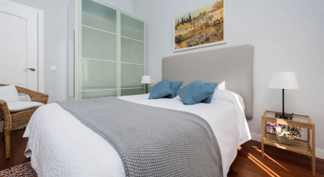 Cozy & Bright 2 BD Apartment in a Wonderful Location. Plaza Nueva