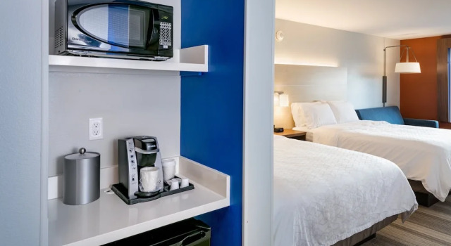 Четырёхместный люкс Holiday Inn Express & Suites - Bend South by IHG