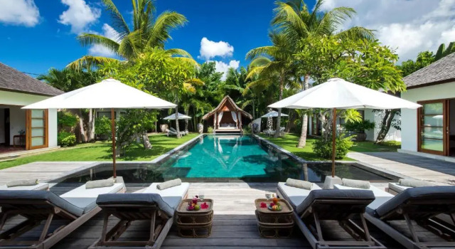 Вилла Villa Tiga Puluh, 7 Bedrooms Private Villa in Seminyak