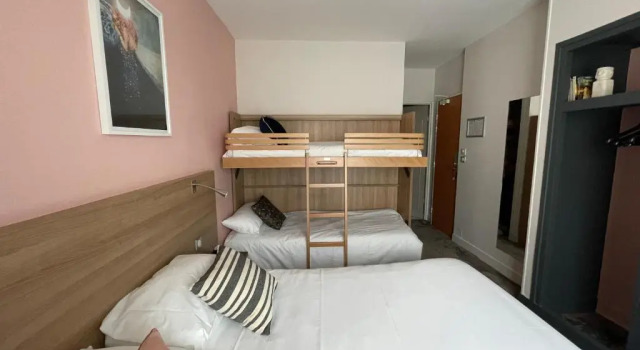 Четырёхместный номер Superior Urban Jungle Hôtel Orleans