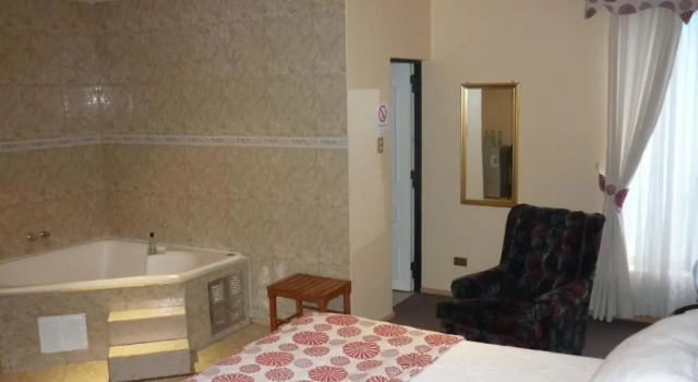 Suite Hotel Esmeralda