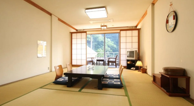 Sozukyo Onsen Nishiki Palace Hotel, Rezervovat Hotel Iwakuni Jamaguči