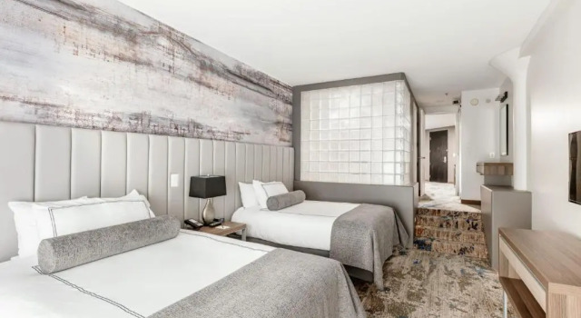 Четырёхместный люкс Atheneum Suite Hotel