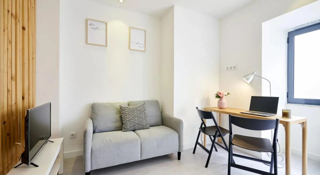 ALTIDO Modern Lisbon Flat for Business or Leisure, Забронировать Отель Отели Campo de Ourique 4 звезды, 4*