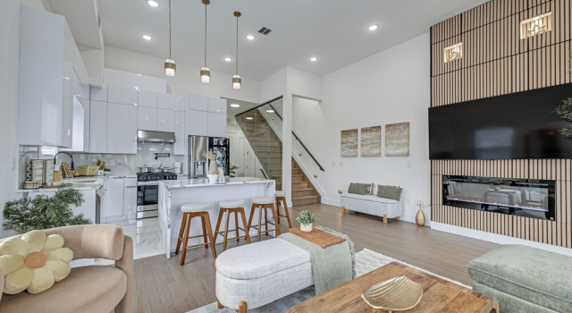 6 Mi to Manhattan: Luxe Apt w/ City Views!