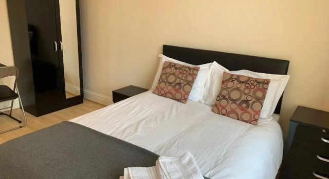 Апартаменты Spacious 5 Bed Apartment Ideal for Contractors with parking in Iffley, Oxford by BedsAway