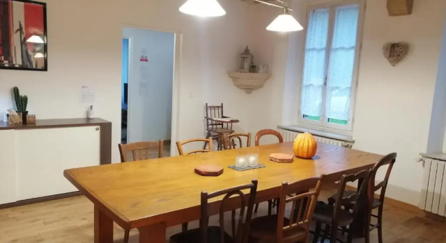 Коттедж с 4 комнатами Gîtes Famille En Othe