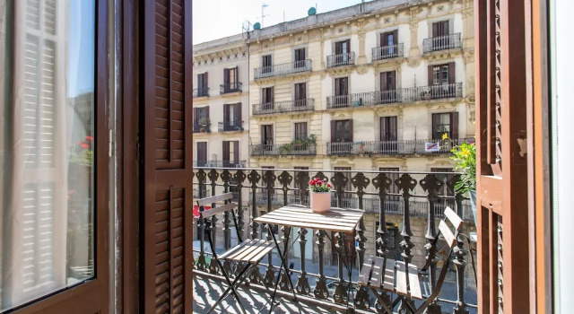 Трёхместный номер Standard с балконом El Born Guest House by Casa Consell