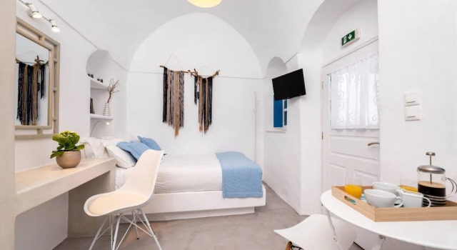 White Curves Santorini, Забронировать Отель Акротирион , рядом с Красный берег