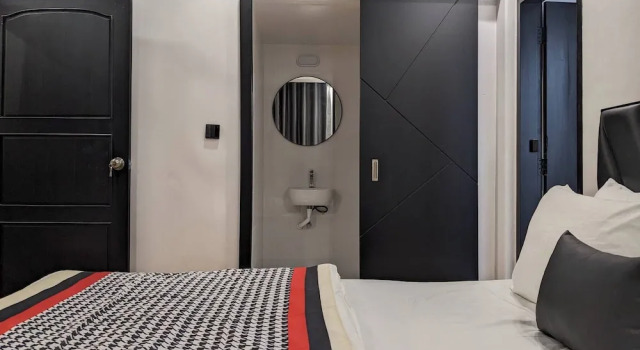 Minimalist Apt at DAC Intl Airport Msg to Avail Special Offer for Flight Catcher