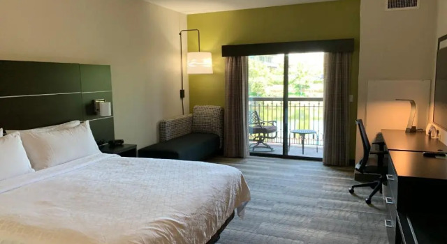 Номер Standard с балконом Holiday Inn Express & Suites El Dorado Hills by IHG