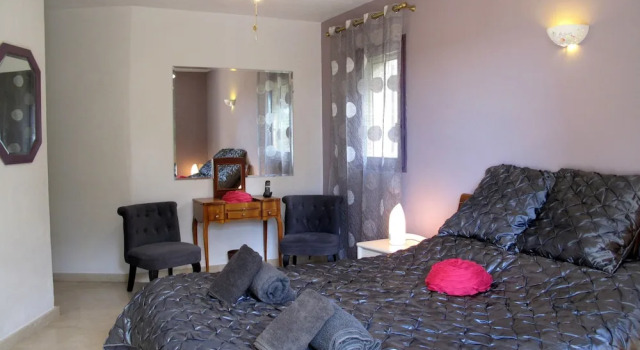 Les Magnanarelles, Rezervovat Hotel Hotely v Luberon s parkováním, Parkování