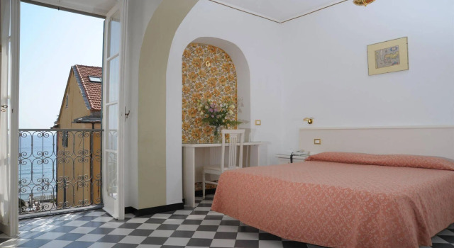 Hotel Splendid Mare, Забронировать Отель Лайгуэлья Ривьера-делле-Пальме