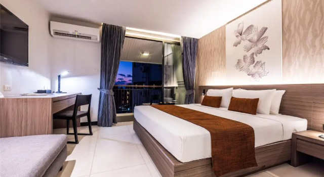Трёхместный номер с балконом Citrus Patong Hotel by Compass Hospitality
