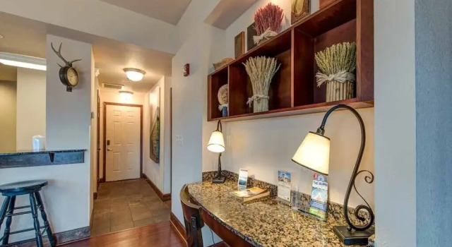 Pinnacle Condo 2 Bedroom Mountain View Home with Hot Tub