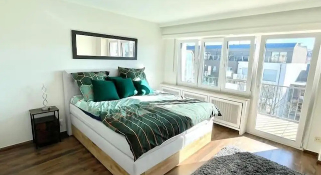 Penthouse in Center - Parking&Terrace, Rezerwuj Apartament Hotele w Luxembourg z parkingiem, w pobliżu Constitution Square, Parking
