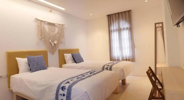 Little Mykonos, Book Hotel Sumurbandung Bandung, near Pasar Baru Trade Centre