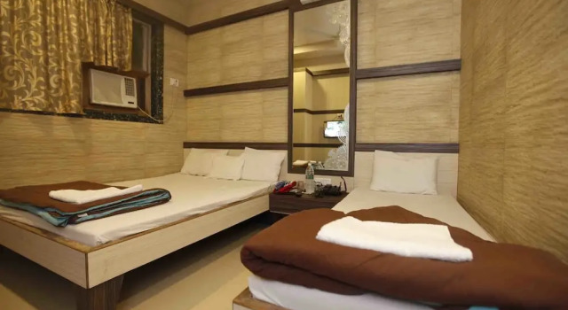 Трёхместный номер Deluxe Hotel Al Moazin