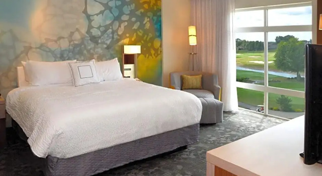 Номер Standard с видом на поле для гольфа Courtyard by Marriott Youngstown Canfield