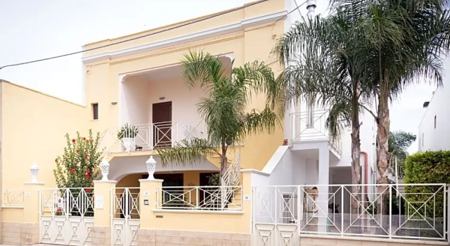 B&B Aurora Salentina, Забронировать Отель «постель и завтрак» Отели Морчано-ди-Леука с парковкой, Парковка