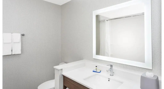 Номер Standard Holiday Inn Express & Suites - Hudson I-94 by IHG