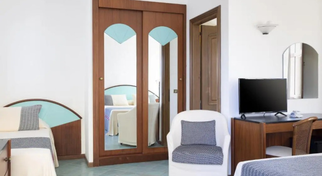 Трёхместный номер Hotel la Torre
