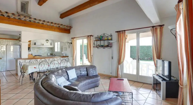 villa de charme, 8 pers, climatisée, piscine chauffée, calme garanti, Забронировать Вилла Виллы Овернь-Рона-Альпы, Вилла