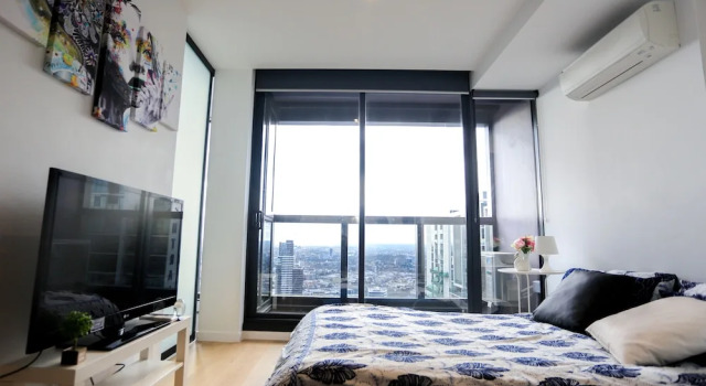 Stunning 2 Bedroom High Floor City View, Забронировать Апартаменты/квартира Отели Мельбурна с бассейном, рядом с Пристань для яхт «Е», Бассейн