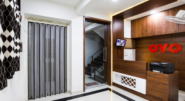 OYO 45011 Sumukh Hotel