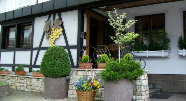 Hotel Gasthof Traube, Забронировать Отель Кернен Баден-Вюртемберг