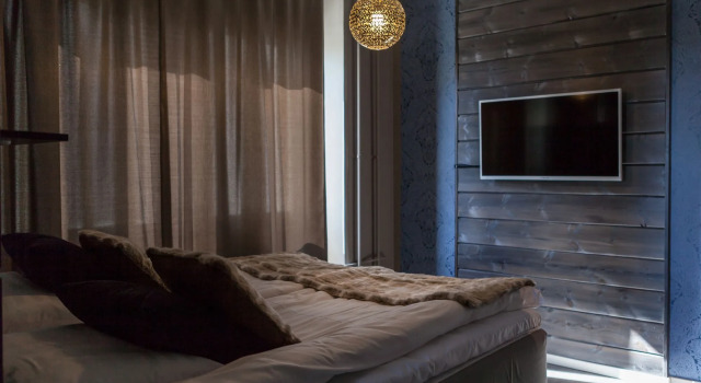 Golden Circle Suites