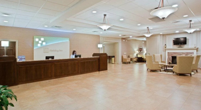 Holiday Inn Charlottesville-Univ Area by IHG, Buchen Sie Hotel Charlottesville Shenandoah National Park