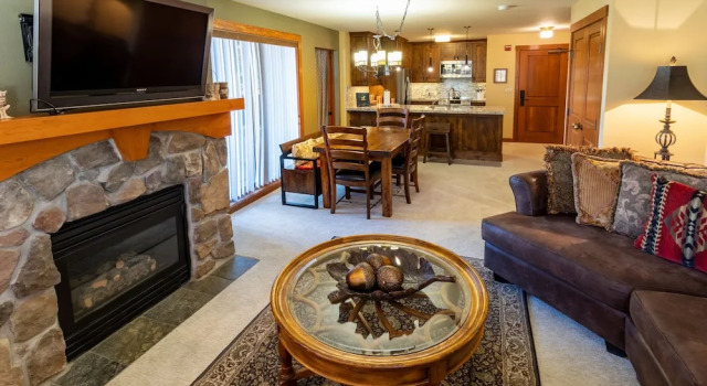 Eagle Springs East 1 & 2 Bedroom Condos, Varaa Huoneisto Solitude 