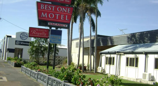 Best One Motel, Забронировать Мотель Рокгемптон Southern Great Barrier Reef, рядом с Информационный центр для посетителей Шпиля Тропика Козерога
