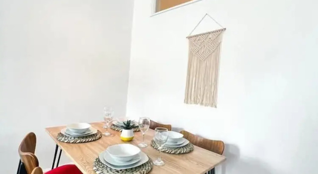 Апартаменты The County Staycation