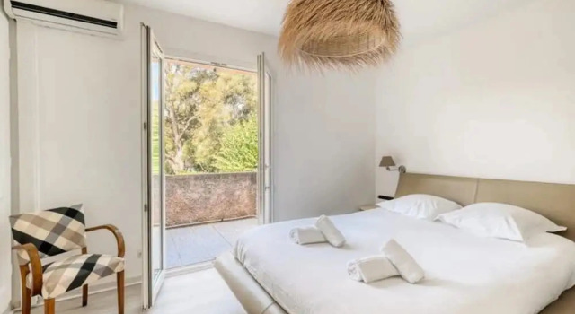 House in Cote Dazur With Private Pool, Забронировать Апартаменты/квартира Борм-ле-Мимоза Mimosa Road