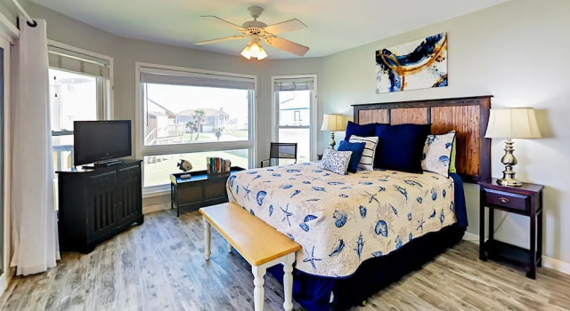 17601 San Luis Pass Road Home - 3 Br townhouse by RedAwning