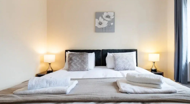 Velvet 1-bedroom Apartment With Balcony, Hoddesdon