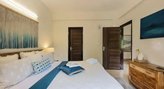 Alaya Stays Veera Marina 1BHK with Pool, Prenota Appartamento Candolim 