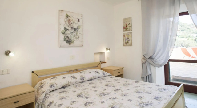 Apartment Two-room Number 2 on the seafront of Morcone-MORCONE BILO N° 1