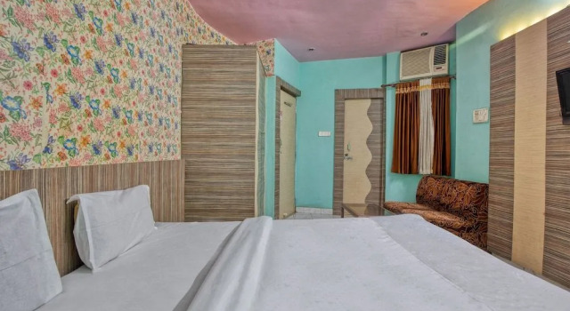 SPOT ON 28812 Hotel Sanjay, Забронировать Отель Отели штата Махараштры 3 звезды, 3*