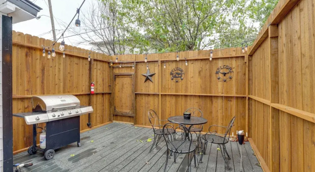 Walk to Bishop Arts District: Home w/ Deck