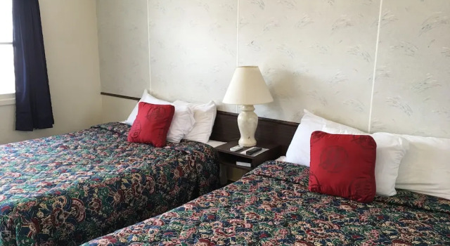 Четырёхместный номер Standard Grandma's Inn