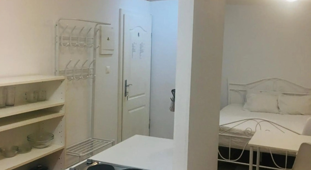 Industrial Studio, Забронировать Отель Отели Любляна 3 звезды, рядом с VPK Mediapark, 3*