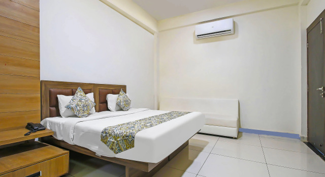 Fabhotel Sugar Cube
