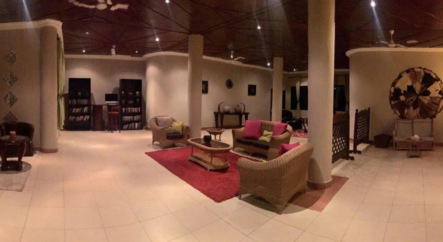Seafront Residences, Book Hotel Hoteller i Kombo Saint Mary med parkering, Parkering