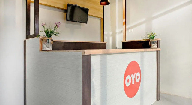 Super OYO 2756 Anata, Book Hotel Hotels in Sulawesi with Parking, Parking